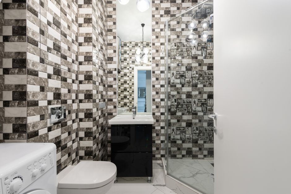 Toilet bubbling when flushed in a clean home bathroom